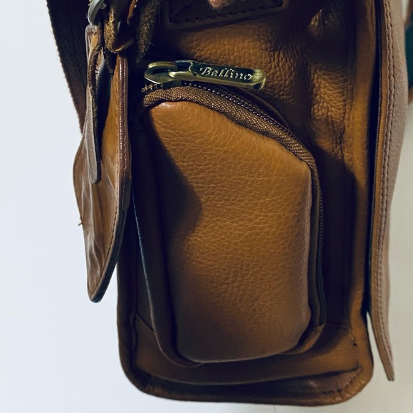 Bellino Cancun Leather Laptop Messenger Bag - Picture 8 of 13